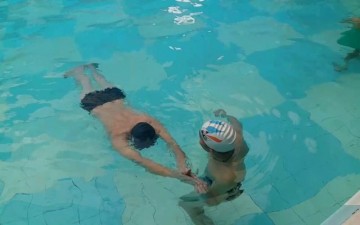 Instructions on swimming techniques for beginners to CONFIDENTLY swim GOOD!