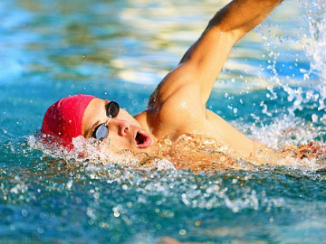 What effects does freestyle swimming have? Who should learn freestyle swimming?